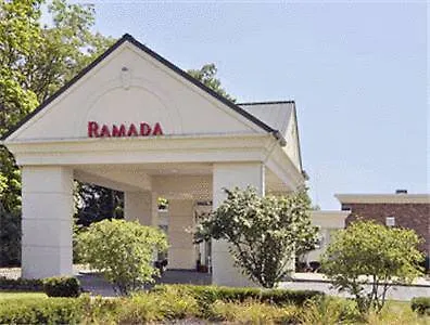 Hotel Ramada East Airport