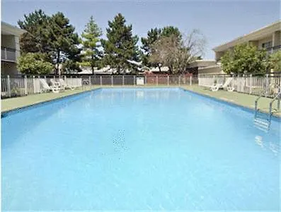 Hotel Ramada East Airport Columbus